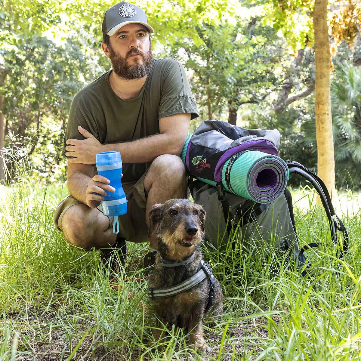 Pettap: Botella Portátil para Mascotas con Dispensador de Agua y Comida – Ideal para Paseos y Viajes